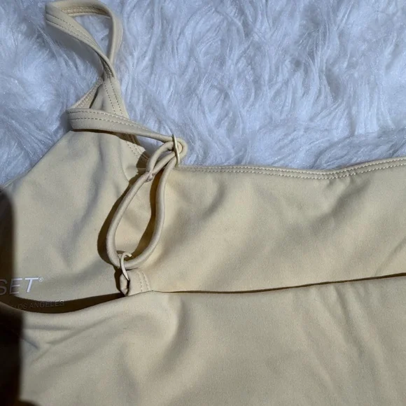 SET Active Butter Yellow Matching Set Airluxe Base Bra Shorts M / L SOLD OUT new - Picture 7 of 16